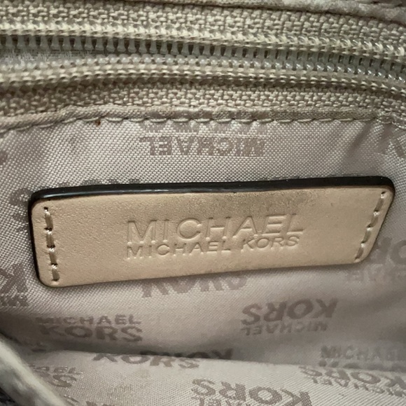 𝒱𝒾𝓃𝓉𝒶𝑔𝑒 𝑀𝒾𝒸𝒽𝒶𝑒𝓁 𝒦𝑜𝓇𝓈 𝐵𝒶𝑔 - Picture 4 of 8